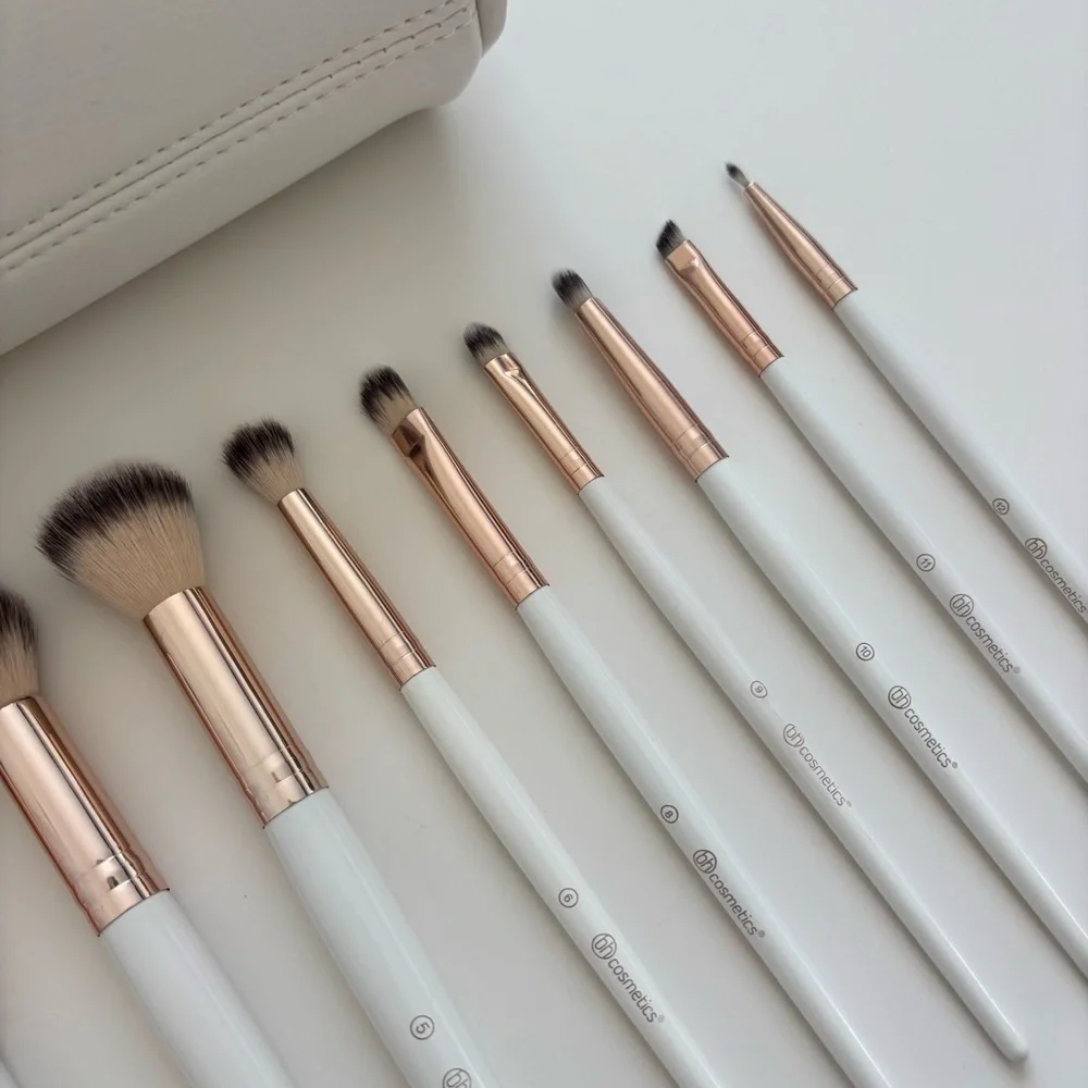 BH cosmetics makeup brush set with makeup bag